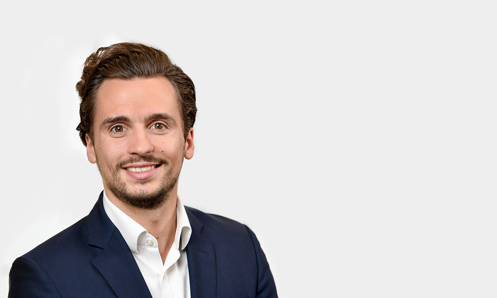 Theodor Goldichuck, Consultant Portraetfoto von Theodor Goldichuck vor grauem Hintergrund